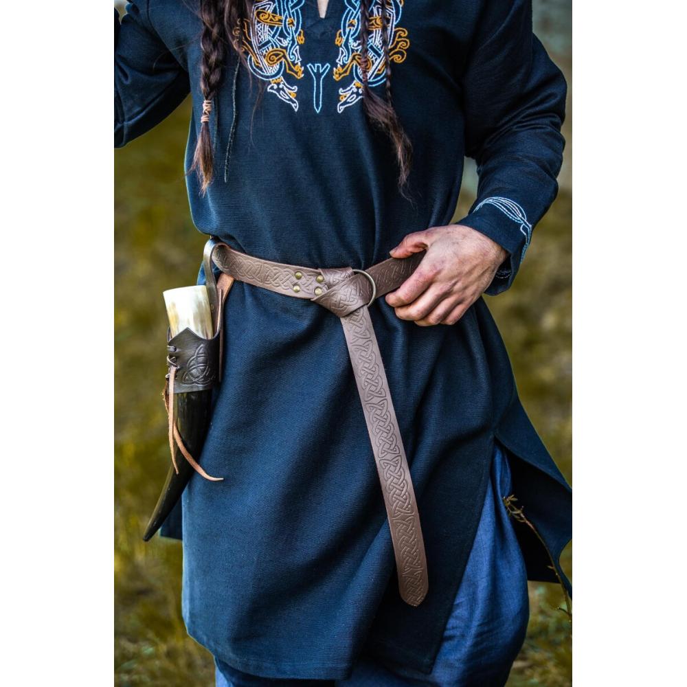 Ceinture Celtique Kendell – Cuir Embossé à Motifs Entrelacés et Boucle Anneau