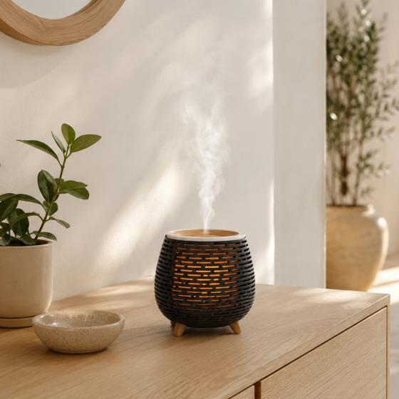 Ätherische-Öle-Diffuser Leni – Ultraschall-Diffuser mit USB und LED-Licht – Schwarz