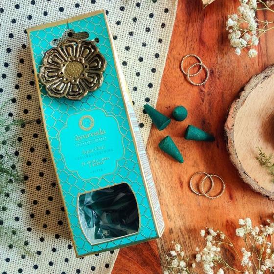 Cônes d'encens Aqua Oud (Pitta) avec brûleur lotus en métal – Song of India