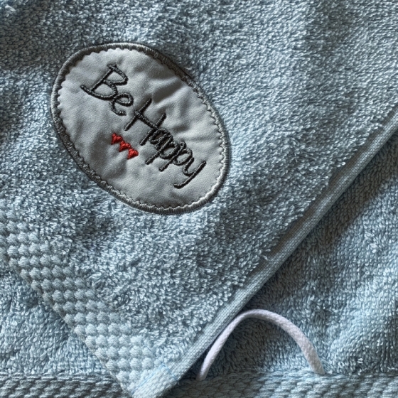 Handtuch "Be Happy" hellblau